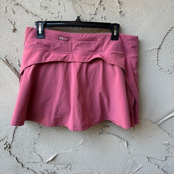 Lululemon Play off the Pleats Skirt Cherry Tint Size 10 - Picture 2 of 7